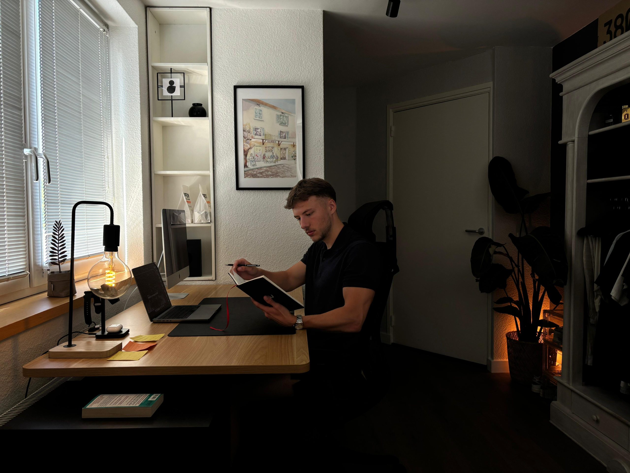 Daan at work behind the scenes